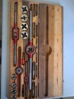 Filière et tarauds, Enlèvement