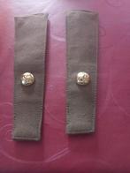 2 schouderstukken Belgisch leger met koperen knoop, Ophalen of Verzenden, Landmacht