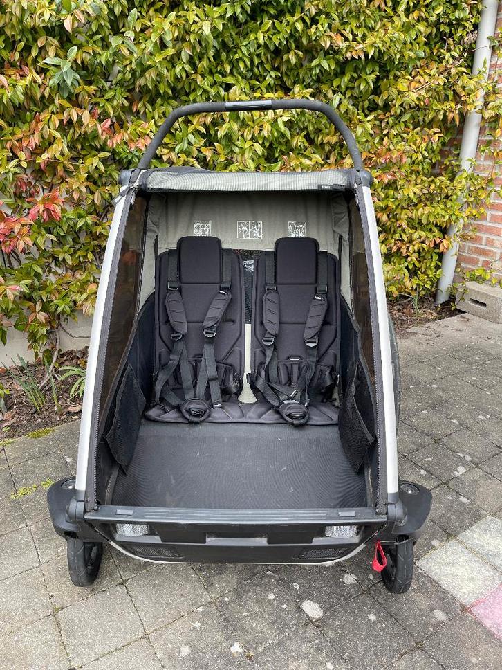 Fietskar - Thule Chariot Lite 2 Agave Black, Fietsen en Brommers, Fietsaccessoires | Aanhangwagens en Karren, Zo goed als nieuw