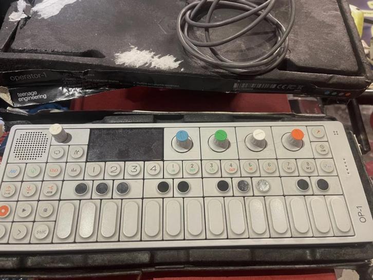 Teenage Engineering OP-1, Muziek en Instrumenten, Synthesizers, Gebruikt, Overige aantallen, Overige merken, Ophalen of Verzenden