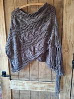 gebreide poncho met franjes poncho/cape/sjaal, Pimkie, Ophalen of Verzenden, Zo goed als nieuw, Bruin