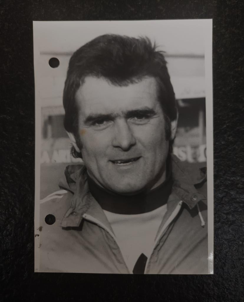 Persfoto Gilbert Marmenout - trainer KV Oostende (1981), Verzenden, Zo goed als nieuw, Poster, Plaatje of Sticker