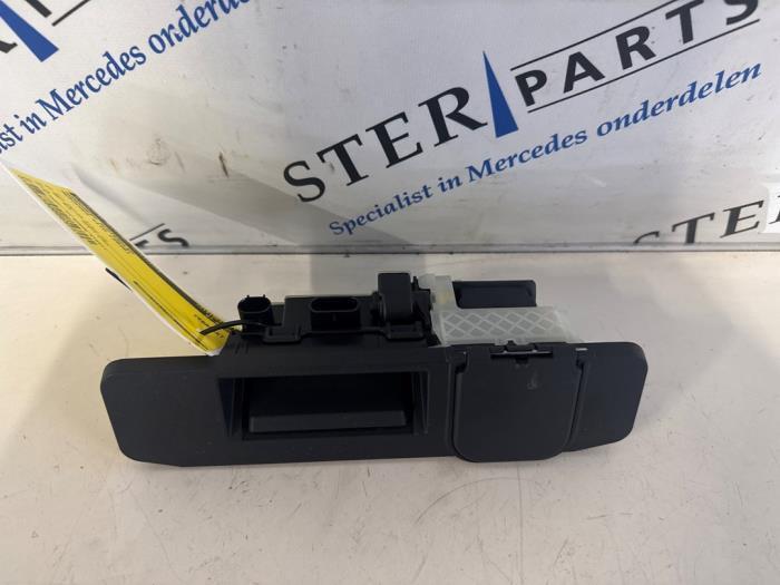 Handgreep Achterklep van een Mercedes Vito, Auto-onderdelen, Carrosserie, Mercedes-Benz, Gebruikt, 3 maanden garantie, Ophalen of Verzenden