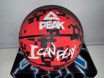 Basketbalbal beschikbaar voor biedingen