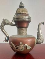 Oude Tibetaanse theepot van koper en zilver., Ophalen