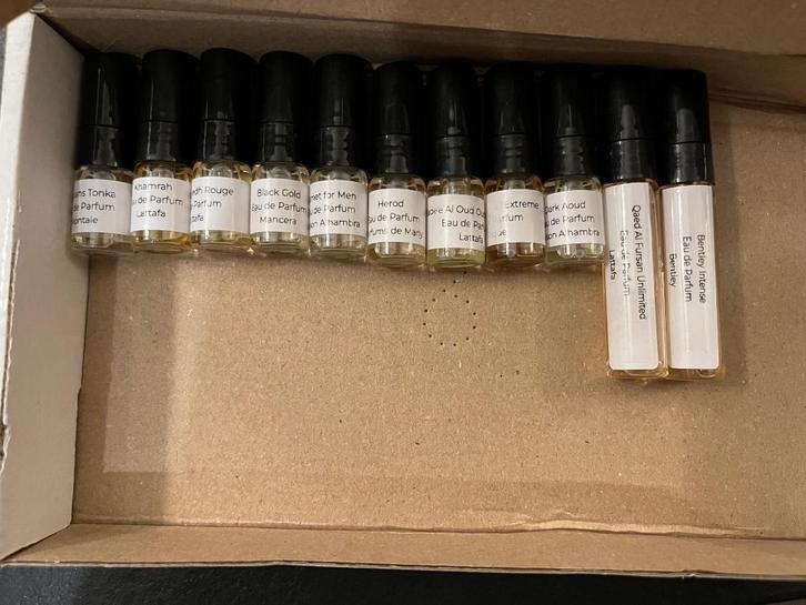 Parfum staaltjes 11 stuks, Handtassen en Accessoires, Uiterlijk | Parfum, Gebruikt, Ophalen of Verzenden