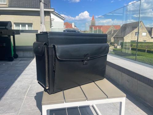 Zwarte leren aktetas, Computers en Software, Laptoptassen, Zo goed als nieuw, Aktetas, Ophalen