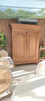Antieke hangkast met grote lade, Ophalen