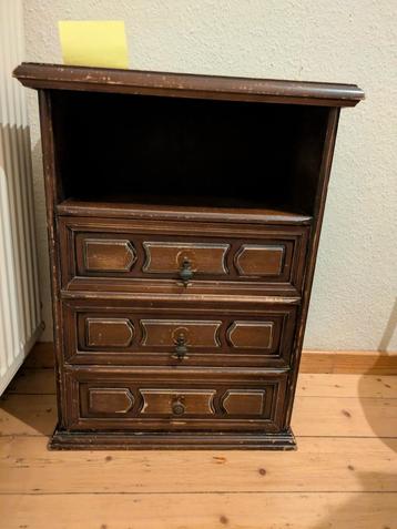 Ladekastje met 3 schuiven beschikbaar voor biedingen