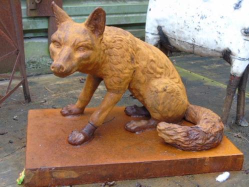 Roestig gietijzeren beeld van een vos, ware grootte, Tuin en Terras, Tuinbeelden, Nieuw, Dierenbeeld, Metaal, Ophalen