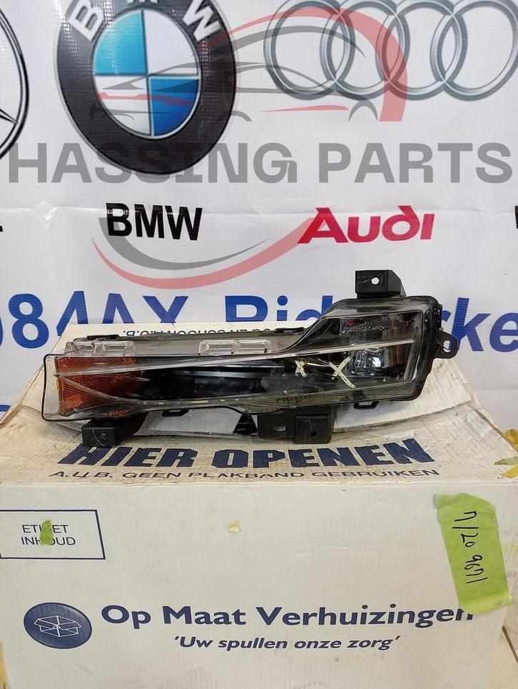 Tesla Model 3 Mistlamp Links 1077395-00-C, Auto-onderdelen, Verlichting, Overige automerken, Gebruikt, Ophalen of Verzenden