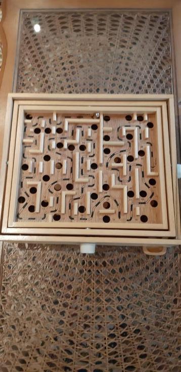 Labyrinth beschikbaar voor biedingen