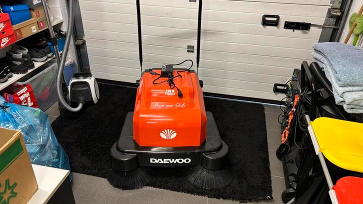 Balayeuse, Bricolage & Construction, Matériel de nettoyage, Comme neuf, Enlèvement
