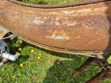 Ancien châssis avec bloc moteur Flandria, Enlèvement