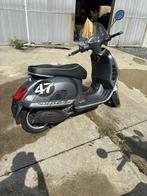 Vespa GTS 300 Super Sport ( Grijze Kleur NR47), Motoren, Scooter, 300 cc, Motorrijbewijs A, Bedrijf