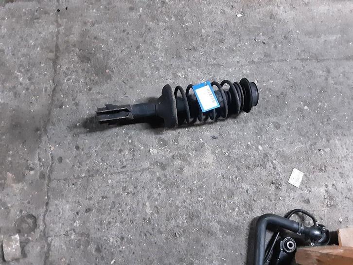 AMORTISSEUR OU ABSORBEUR DE CHOC AVANT GAUCHE Golf II (19E), Autos : Pièces & Accessoires, Suspension & Châssis, Volkswagen, Utilisé