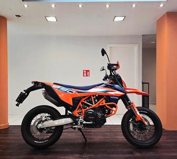 KTM SMC-R 690**2024**5.197km**Garantie, Entreprise, Permis Moto A2 minimum, 12 à 35 kW, Contrôle de traction