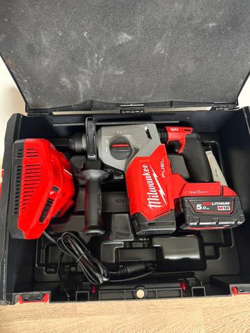 KIT MILWAUKEE PERFO/MEULEUSE/2 VISSEUSE A CHOC  beschikbaar voor biedingen