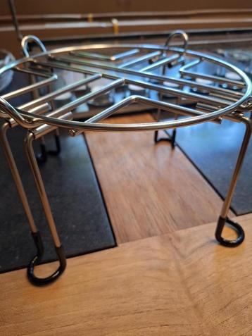 Support pour comptoir pour filtre à eau ou pour distributeur beschikbaar voor biedingen