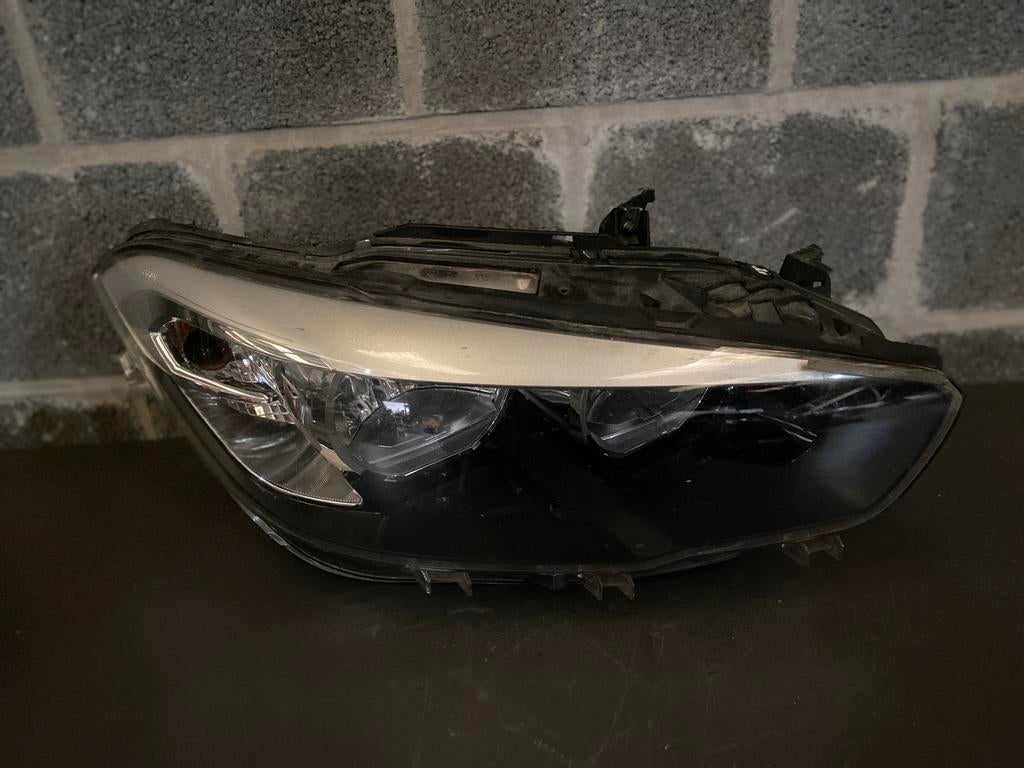 Phare Droit Halogene BMW F20 F21 LCI 7358392, Autos : Pièces & Accessoires, Éclairage, BMW, Utilisé, Enlèvement