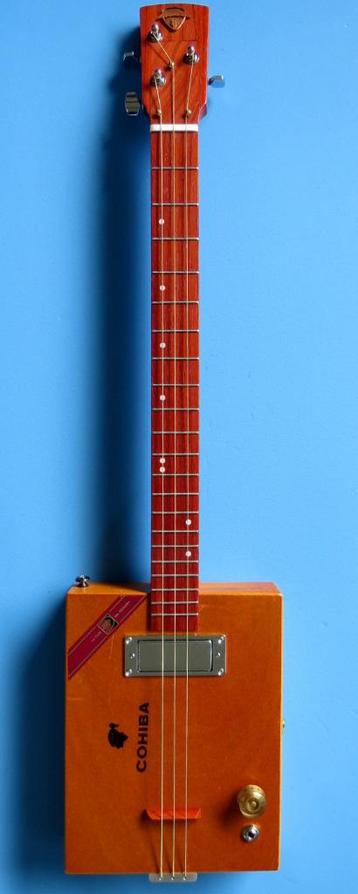 Guitare Cigar Box, 3 cordes, NEUVE, Enlèvement ou Envoi, Neuf, Hollow body