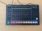 Roland tr8s, Muziek en Instrumenten, Ophalen, Zo goed als nieuw, Roland