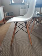 Table Ikea et chaises, Quatre, Enlèvement, Utilisé, Blanc