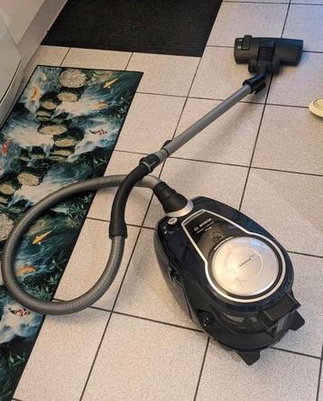 Stofzuiger zonder zak van 700 W - Bosch ProSilence - gebruik beschikbaar voor biedingen