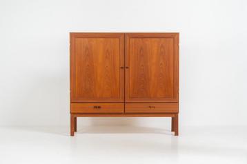 Vintage teakhouten highboard in de stijl van H.W. Klein beschikbaar voor biedingen
