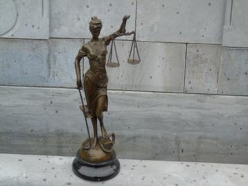 Vrouwe Justitia in brons gesigneerd, MEYER   beschikbaar voor biedingen