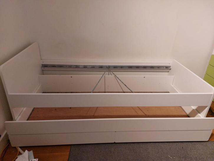 Bed Släkt met matras, Huis en Inrichting, Slaapkamer | Bedden, Eenpersoons, 90 cm, 200 cm, Wit, Ophalen