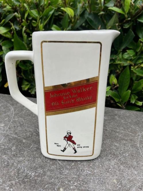 JOHNNIE WALKER SCHOTCH WHISKY PITCHER JUG KARAF MADE ITALY, Antiek en Kunst, Antiek | Glaswerk en Kristal, Ophalen of Verzenden