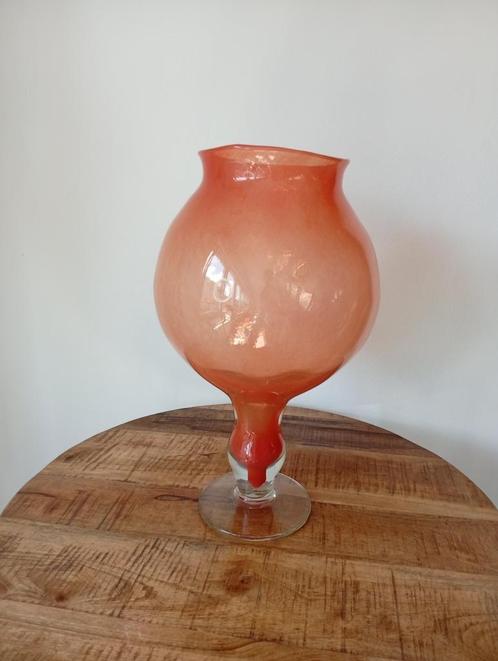 Prachtige XL mondgeblazen vaas oranje/rood in de massa jr'50, Antiek en Kunst, Antiek | Glaswerk en Kristal, Ophalen of Verzenden