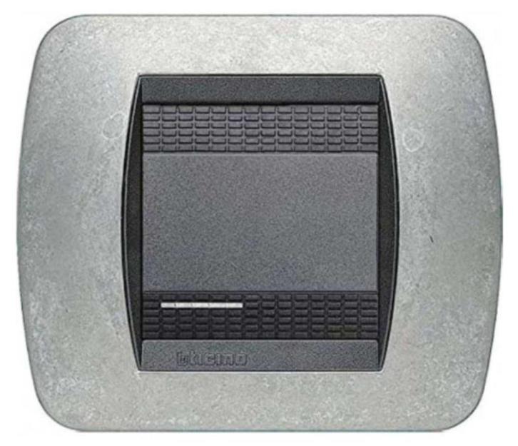 BTicino Living afdekplaatjes ruw metaal L4802NA en L4804NA, Doe-het-zelf en Bouw, Elektriciteit en Kabels, Gebruikt, Overige typen