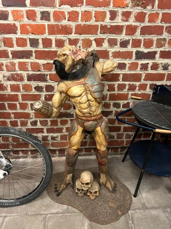Statue predator, Verzamelen, Beelden en Beeldjes, Zo goed als nieuw, Mens, Ophalen