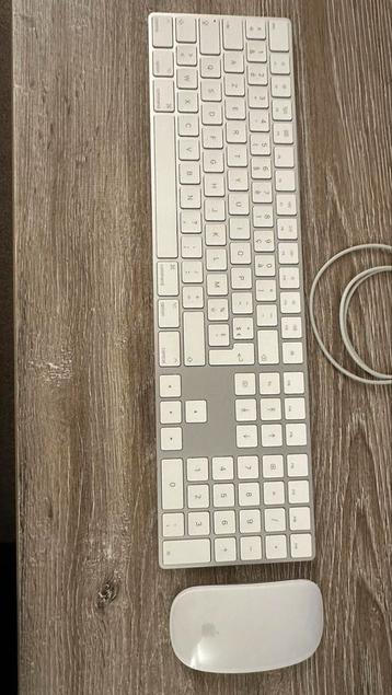 Apple Magic Mouse en toetsenbord (geen koerier diensten aub)