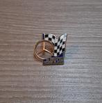 PIN - CHAMPIONNAT DU MONDE DES VOITURES DE SPORT - MERCEDES, Verzamelen, Speldjes, Pins en Buttons, Verzenden, Gebruikt, Sport