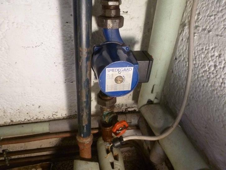 circulateur eau sanitaire boiler SMEDEGARD, Maison & Meubles, Salle de bain | Meubles de Salle de bain, Utilisé, Enlèvement ou Envoi