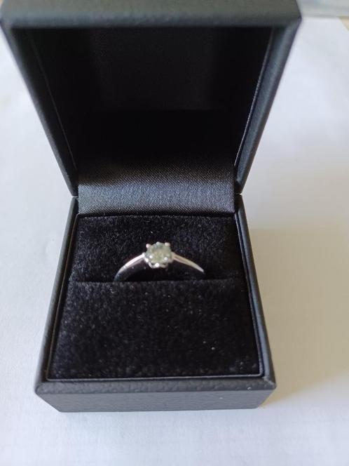 Ring (solitair), Handtassen en Accessoires, Ringen, Nieuw, Dame of Heer, Wit, Goud, Met edelsteen, Ophalen of Verzenden
