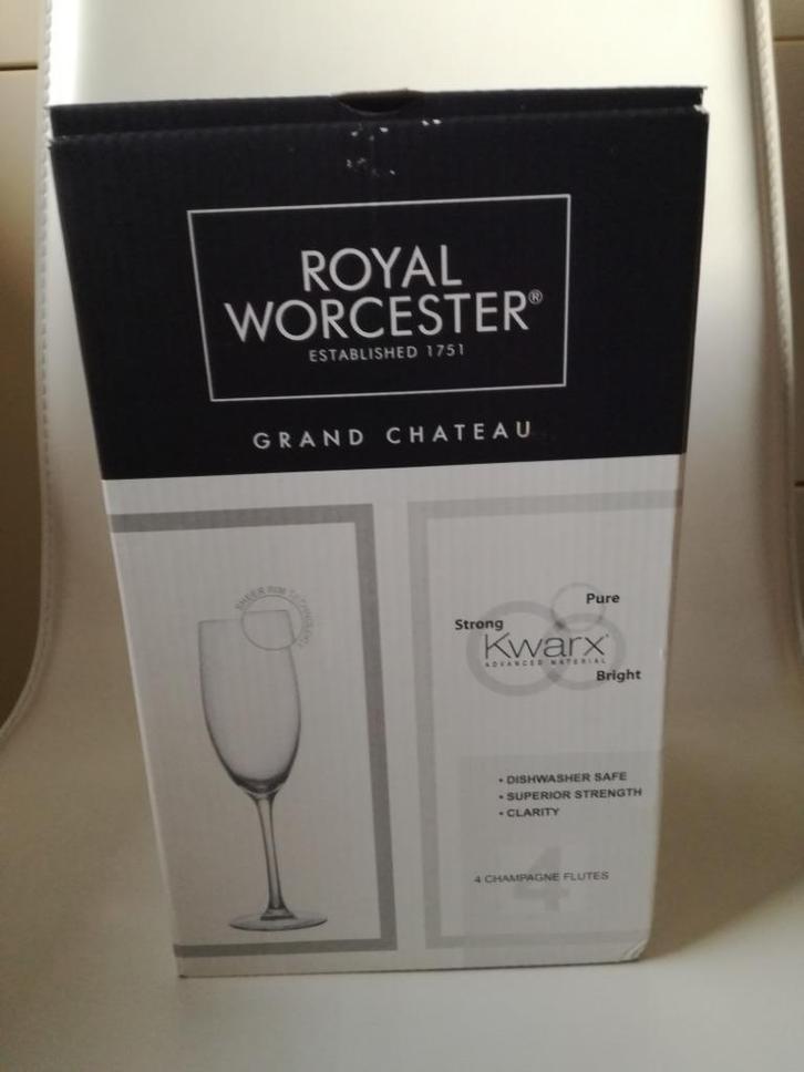 4 Royal Worcester champagneglazen grand chateau, Huis en Inrichting, Overige Huis en Inrichting, Nieuw, Ophalen
