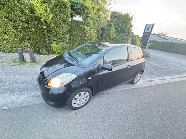 Toyota Yaris 2010, 1.3, 195.km Benzine, Auto's, Toyota, Particulier, Yaris, Benzine, 3 deurs, Handgeschakeld, Zwart, Ophalen of Verzenden