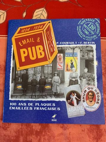 Boek met Franse geëmailleerde borden beschikbaar voor biedingen