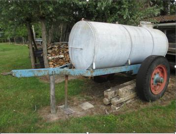Watervat , aalvat, gierton, Waterreservioir 1500 liter beschikbaar voor biedingen