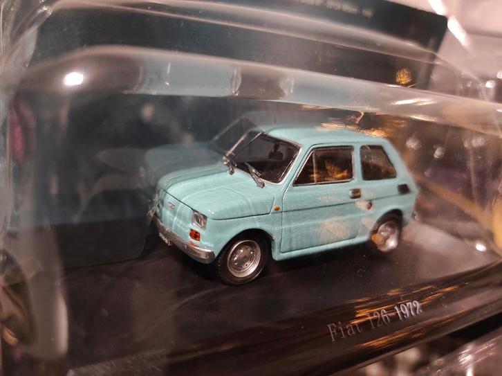 Fiat 126 lichtblauw 1972, 1:43 in ongeopende blister + mag., Hobby en Vrije tijd, Modelauto's | 1:43, Zo goed als nieuw, Ophalen of Verzenden