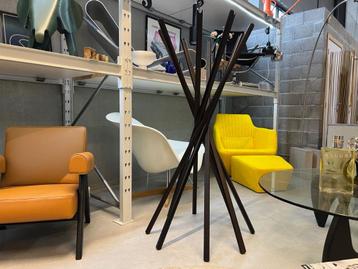 Zanotta Sciangai kapstok beschikbaar voor biedingen