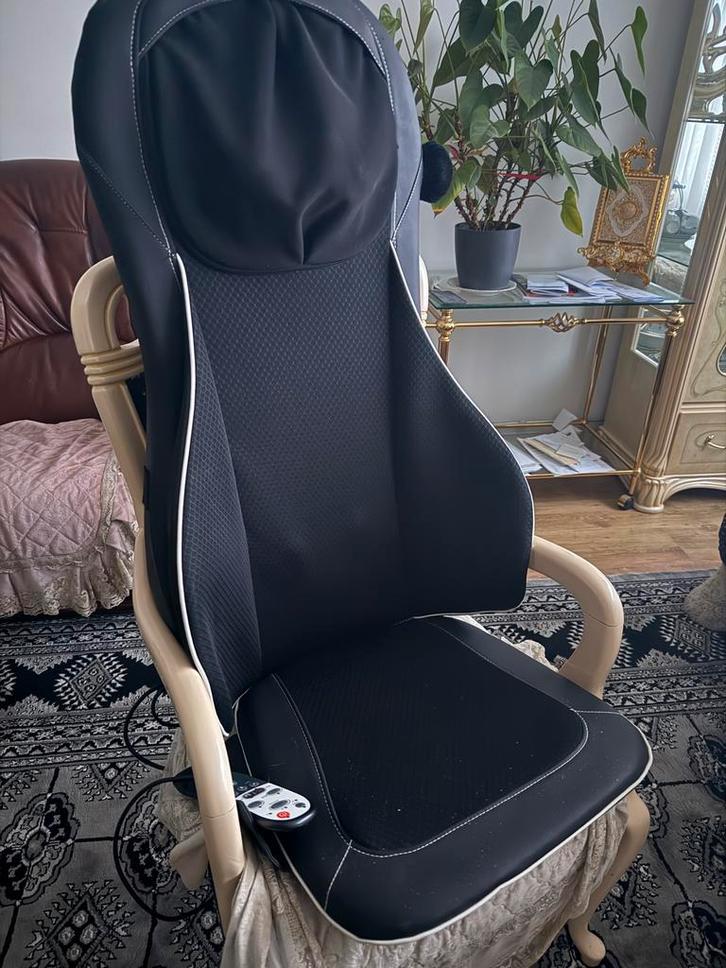 MEDISANA Fauteuil de massage Shiatsu, Huis en Inrichting, Fauteuils, Gebruikt, Ophalen
