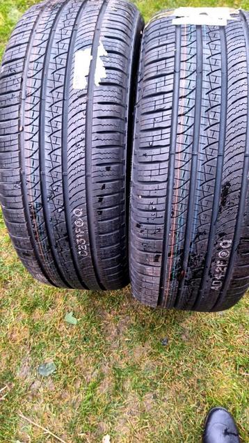 Pneus neufs M/S Pirelli 255/55R19 XL Land Rover,...