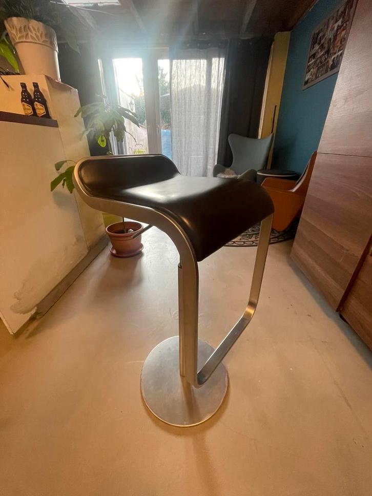 Lapalma barkruk bar stoel, Huis en Inrichting, Barkrukken, Zo goed als nieuw, Leer, Draaibaar, Ophalen