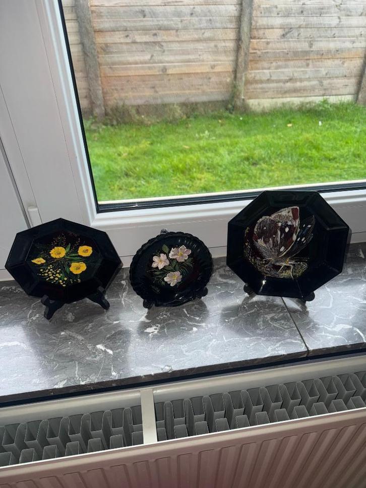 Set van 3 decoratieve borden — bloemen- en vlinderpatronen, Antiek en Kunst, Antiek | Wandborden en Tegels, Ophalen of Verzenden