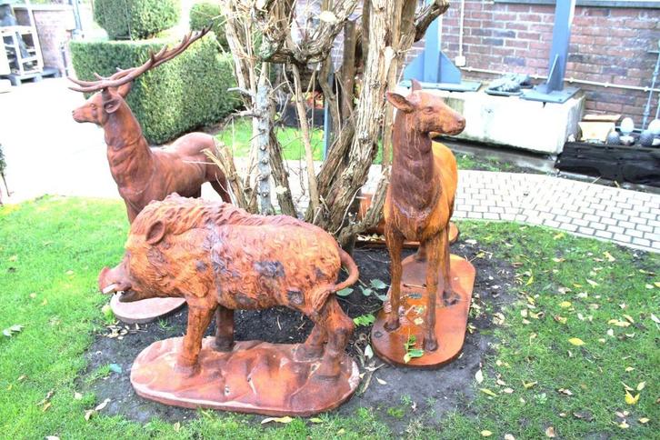 hert + hert van natuurlijke grootte in roestig gietijzer, Tuin en Terras, Tuinbeelden, Nieuw, Dierenbeeld, Metaal, Ophalen